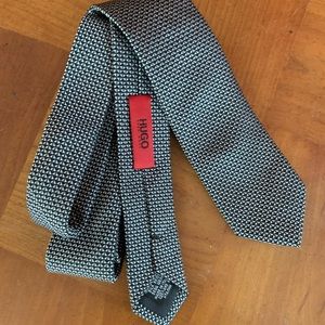 Men’s Hugo Boss silk tie